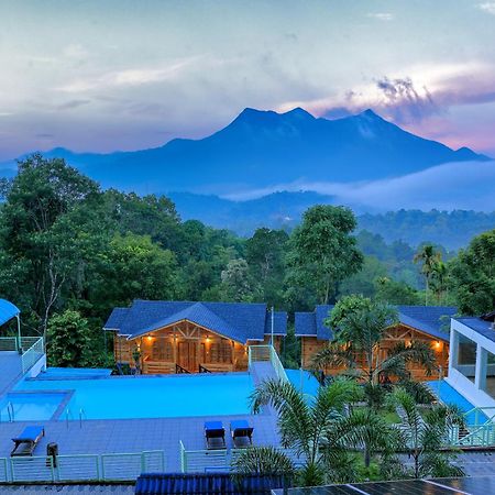 Woodrose Resort Kalpatta Ngoại thất bức ảnh